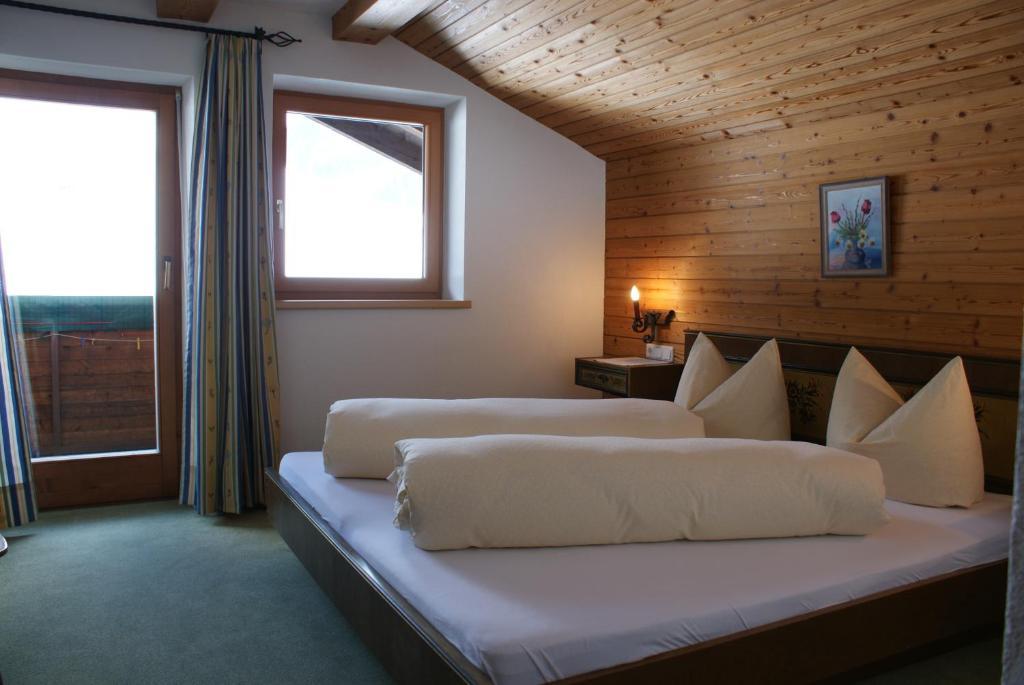 Haus Bergfrieden Bach (Tyrol) Exterior photo